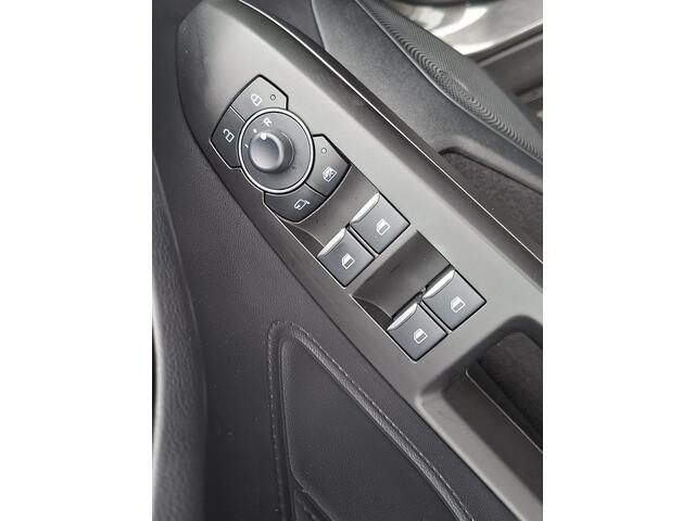 Ford FOCUS 1.0 EcoBoost Hybrid Titanium NAVI | PDC V+A | NL-auto | rijklaarprijs !!