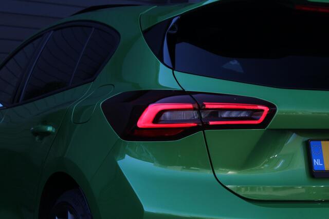 Ford FOCUS 2.3 EcoBoost ST-X | Panorama-dak | Winterpack | Fabrieksgarantie 02-2028 | Dealer onderhouden | Perfecte staat