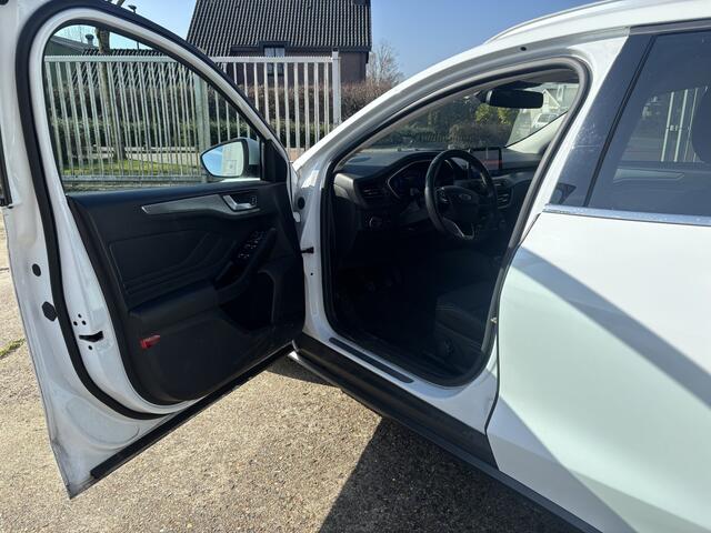 Ford FOCUS Wagon 1.0 EcoBoost Hybrid Titanium X Business