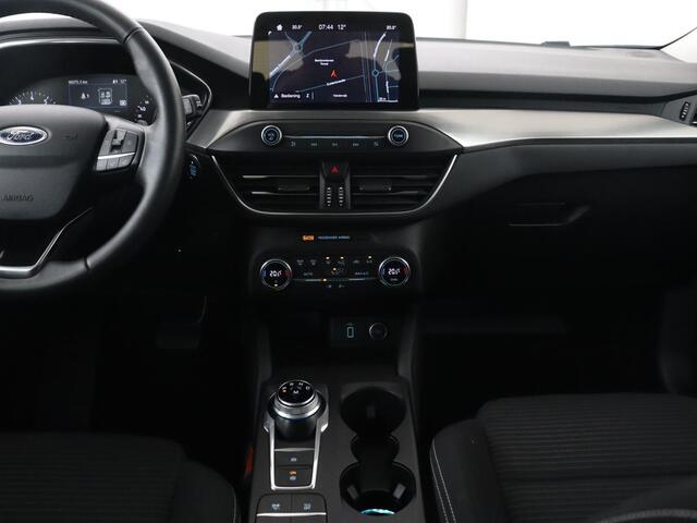 Ford FOCUS 1.0 EcoBoost Titanium | Automaat | Carplay | Navigatie | Keyless | Climate control | Parkeerhulp | Cruise control | Bluetooth