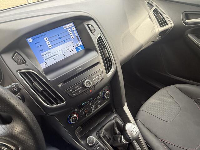Ford FOCUS Wagon 1.0 ST-Line Bj 2017 Km 132.000 126PK Dealer onderhouden !!