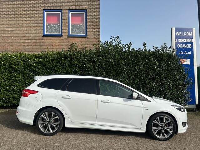 Ford FOCUS Wagon 1.0 EcoBoost St-Line Climate C, Cruise C, Navigatie, Camera!!!!