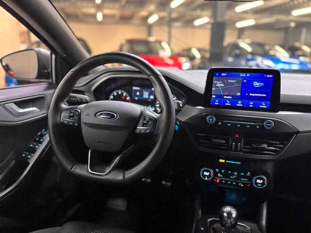 Ford FOCUS 1.0 EcoBoost Hybrid ST Line Navi Camera Winter Parking pack Privacy Glass Wagon