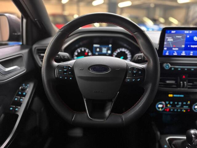 Ford FOCUS 1.0 EcoBoost Hybrid ST Line Navi Camera Winter Parking pack Privacy Glass Wagon