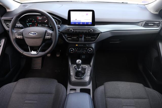 Ford FOCUS Wagon 1.0 Active Business 1e Eigenaar | Volledig Onderh | NAP | BTW | Camera | Af Trekhaak | Winterpakket | Navi | Ad Cruise | Carplay | Bots | Full Led | Keyless | Start/Stop | Hill-Hold