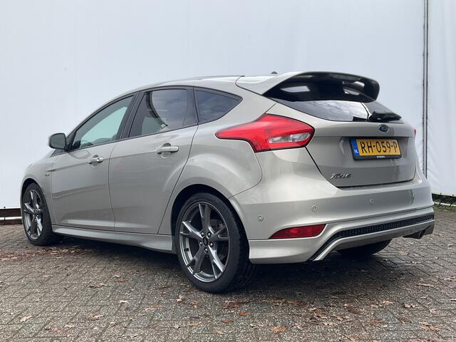 Ford FOCUS 1.5 ST-Line 1e Eigenaar Nav/Cruise 18 Inch Pdc NL-Auto UITSTRALING!