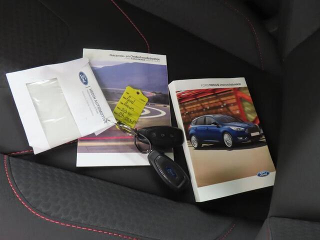 Ford FOCUS 1.5 ST-Line 1e Eigenaar Nav/Cruise 18 Inch Pdc NL-Auto UITSTRALING!