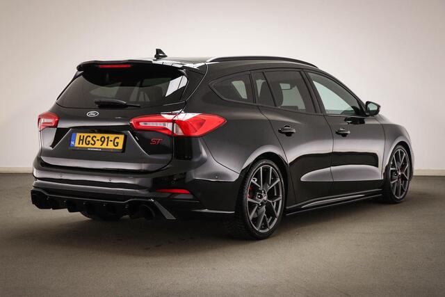Ford FOCUS Wagon 2.3 EcoBoost ST-3 | WINTER / TECHNOLOGY PACK | STUURVERWARMING | APPLE | CAMERA
