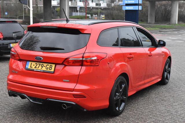 Ford FOCUS Wagon 1.5 Red Edition ST-Line | 100% Onderhouden | Winter pakket | Navigatie | All-Seasons | 12 mnd BOVAG garantie | Whatsapp 06-53188999