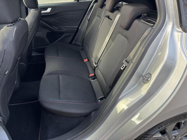 Ford FOCUS Wagon 1.0 EcoBoost Hybrid ST Line X 155pk | Trekhaak afneembaar | Panoramadak | Bang&Olufsen | Adaptive cruise control | Winter Pack | All season banden | Camera