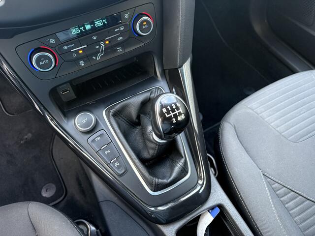 Ford FOCUS Wagon 1.0 Titanium / NAVI / CRUISE / AIRCO ECC / 162dkm! NAP!