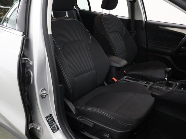 Ford FOCUS Wagon 1.0 EcoBoost ST Line Business | Trekhaak Afneembaar | Winterpakket | Navigatie | Climate Control | Cruise Control |