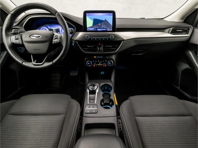 Ford FOCUS Wagon 1.0 EcoBoost Titanium X Automaat (VIRTUAL COCKPIT, APPLE CARPLAY, GROOT NAVI, STUUR/STOELVERWARMING, SPORTSTOELEN, ADAPTIVE CRUISE, KEYLESS, GETINT GLAS, CAMERA, NIEUWSTAAT)