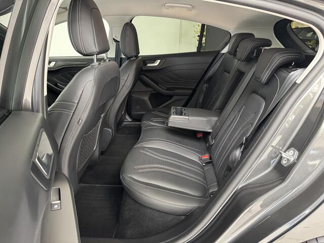 Ford FOCUS 1.0 EcoBoost Hybrid Vignale | Stoelverwarming | Leder | Navigatie | Achteruitrijcamera |