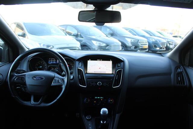 Ford FOCUS Wagon 1.0 ST-Line | Voorruitverwarming | 18 inch Lichtmetalen velgen | Cruise | Navi | PDC