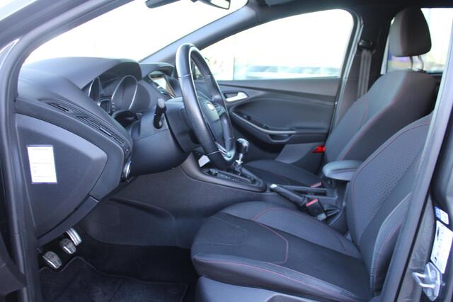 Ford FOCUS Wagon 1.0 ST-Line | Voorruitverwarming | 18 inch Lichtmetalen velgen | Cruise | Navi | PDC