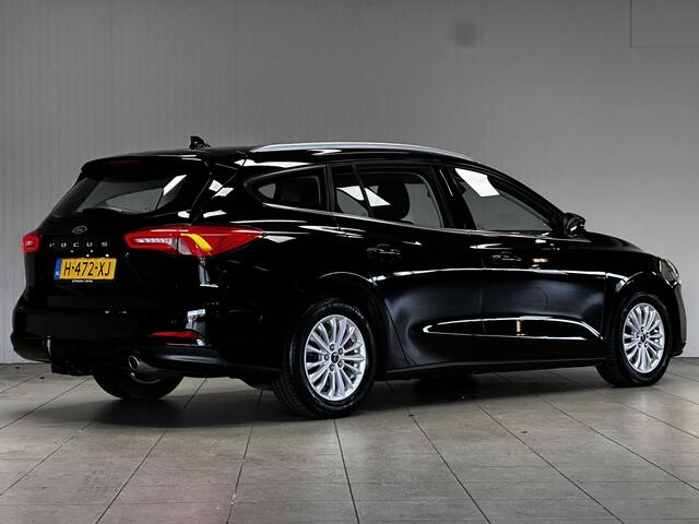 Ford FOCUS Wagon 1.5 EcoBlue Titanium Business/ Trekhaak/ Keyless/ 16'' LMV/ LED Koplampen/ Apple + Android/ DAB+/ Navi/ Clima/ Cruise/ Bluetooth/ Multi. LEDER. Stuur/ Mistl./ PDC V+A/ Chroom.