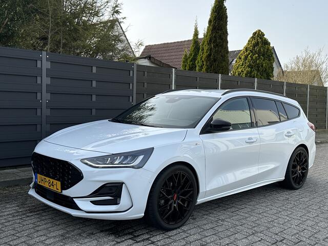 Ford FOCUS Wagon EcoBoost 155PK Hybrid ST Line | Winter pack | Adapt. Cruise | Camera | Draadloos CarPlay