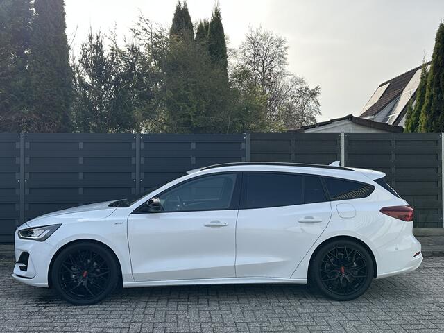 Ford FOCUS Wagon EcoBoost 155PK Hybrid ST Line | Winter pack | Adapt. Cruise | Camera | Draadloos CarPlay