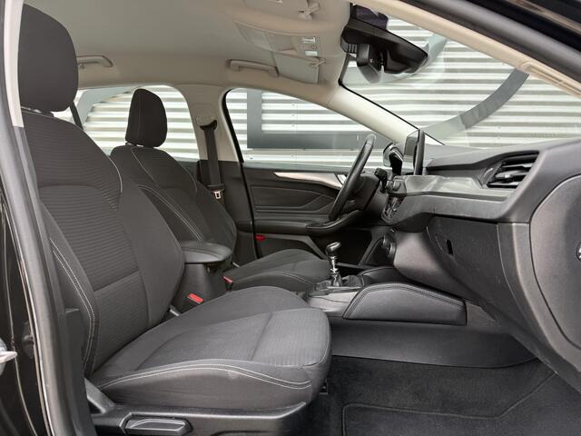 Ford FOCUS Wagon 1.0 EcoBoost Titanium Business Navi|Cruise|Trekhaak|Stoel+Stuur verw|Carplay|B&O|PDC V+A|N.A.P|Apk tot 11-2026
