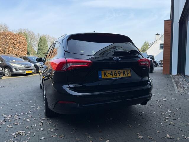 Ford FOCUS 1.0 EcoB. Hybrid Titanium,Pano,B/O,Digi Displ.,Navi,Clima,Camera,Lane Ass.,