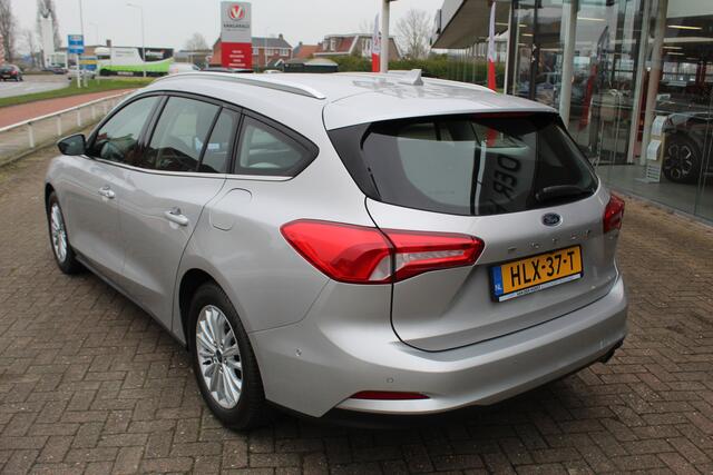 Ford FOCUS Wagon 1.0-125pk EcoBoost Mild-hybrid Titanium. Mooie, ruime, luxe en comfortabele Ford Focus wagon. Volautm. airco dual, camera, easy entry/easy go, stoel-, stuur- en voorraamverw., cruise control, Isofix, side- en lane assist, parkeersensoren v+a, LM wie