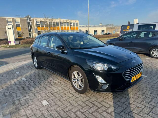 Ford FOCUS Wagon 1.0 EcoBoost Trend Edition Business 125pk | Navigatie | Trekhaak |
