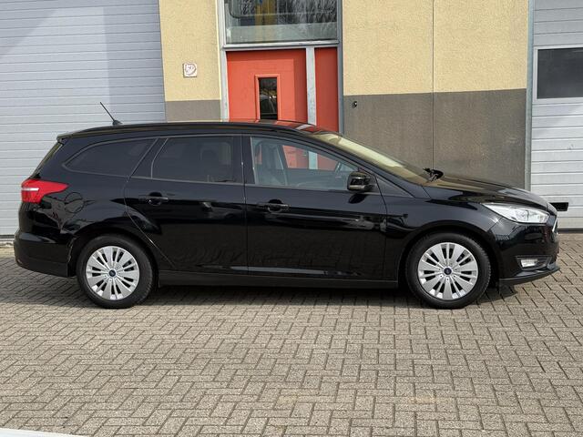 Ford FOCUS Wagon 1.0 Titanium, Trekhaak, Nieuwe DistributieRiem
