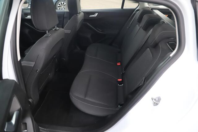 Ford FOCUS Wagon 1.0 EcoBoost Hybrid Trend Edition Business Panoramadak Stuur & Stoelverwarming Navigatie Achteruitrijcamera Airco Cruise Control