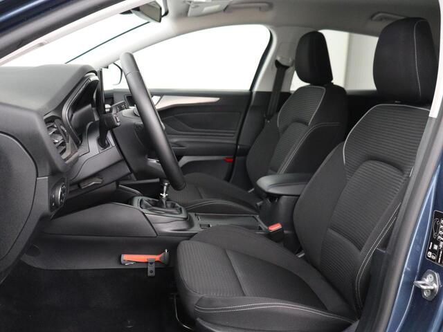 Ford FOCUS Wagon 1.0 EcoBoost Hybrid Titanium | Carplay | Camera | Navigatie | Climate control | Full LED | Parkeerhulp