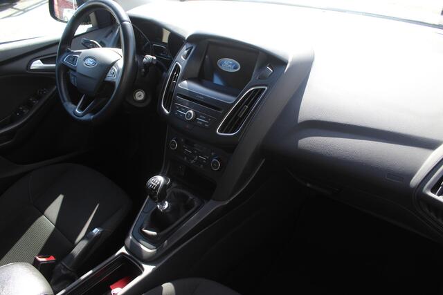 Ford FOCUS 1.0 Lease Edition Cruise control/Navigatie/Bluetooth/Parkeersensoren achter/Climate control/Elektrische ramen