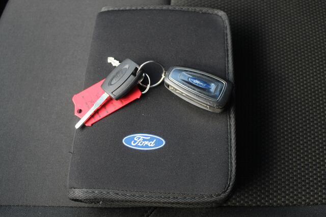 Ford FOCUS 1.0 Lease Edition Cruise control/Navigatie/Bluetooth/Parkeersensoren achter/Climate control/Elektrische ramen