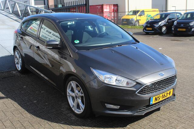 Ford FOCUS 1.0 Lease Edition Cruise control/Navigatie/Bluetooth/Parkeersensoren achter/Climate control/Elektrische ramen