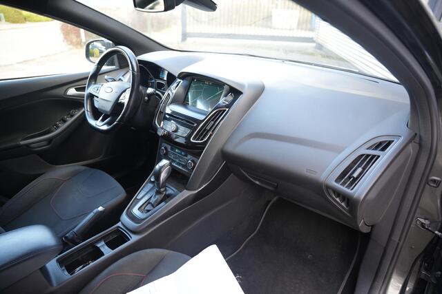 Ford FOCUS 1.5 ST-Line 182 PK Automaat Leer