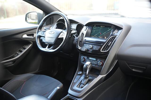 Ford FOCUS 1.5 ST-Line 182 PK Automaat Leer
