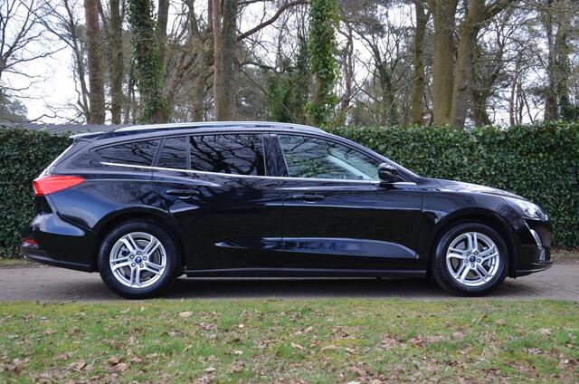Ford FOCUS Wagon 1.0 EcoBoost Hybrid Trend Edition Business Navi/Pdc/Ecc/Led/Stoel Stuur & ruitverwarming/Cr-Controle/Privacy-Glass/Lmv/Achteruitrijcamera/Trekhaak