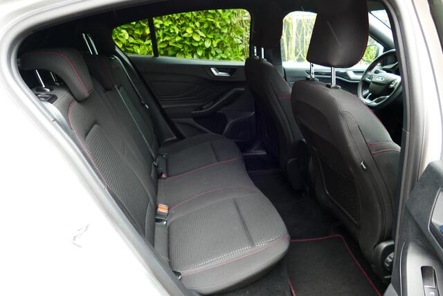 Ford FOCUS 1.5 150pk EcoBoost ST Line X Business. Camera, Adap Cruise, Stoel&StuurVerw, Haak 1500kg