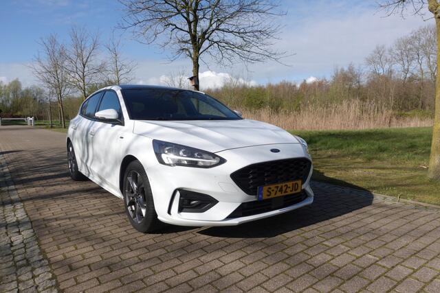 Ford FOCUS 1.0 EcoBoost ST LINE Titanium X Business | Panodak | Camera | Winterpakket | ACC |