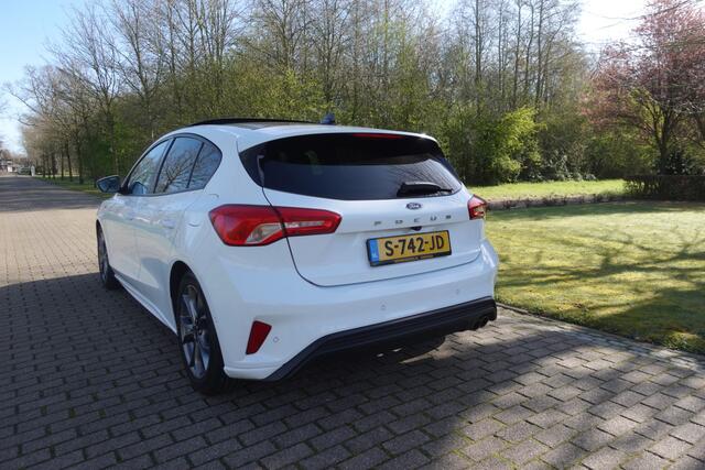 Ford FOCUS 1.0 EcoBoost ST LINE Titanium X Business | Panodak | Camera | Winterpakket | ACC |