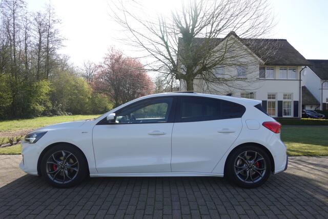 Ford FOCUS 1.0 EcoBoost ST LINE Titanium X Business | Panodak | Camera | Winterpakket | ACC |