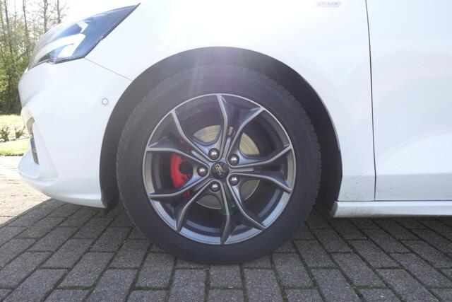 Ford FOCUS 1.0 EcoBoost ST LINE Titanium X Business | Panodak | Camera | Winterpakket | ACC |
