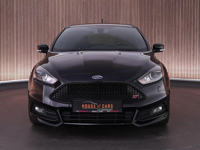 Ford FOCUS ST-3 2.0 250pk PERFORMANCE PACK |Sony|Apple carplay|parkeer camera|stoelverwarming|bi-xenon|19" Performance wielen|stuurverwarming|