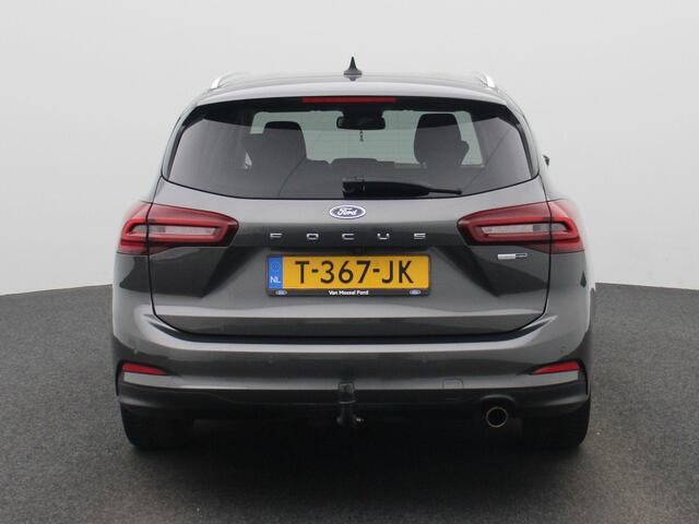 Ford FOCUS Wagon 1.0 EcoBoost Hybrid Titanium X | Climate Control / ECC | Licht metalen velgen 17 inch | Trekhaak | Cruise control Standaard | Navigatie | LED koplampen | Park Distance Control voor en achter | Achteruitrijcamera | Dakrailing |