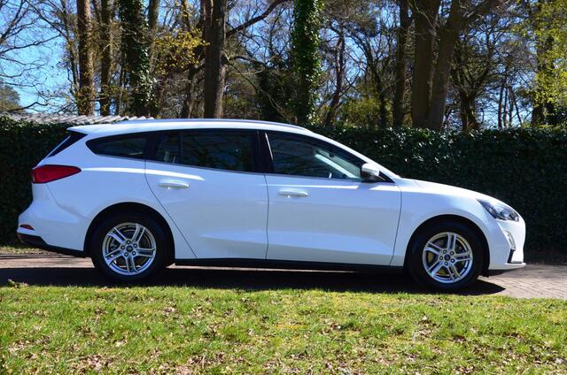 Ford FOCUS Wagon 1.0 EcoBoost Trend Edition Business Navi/Pdc/Ecc/Led/Stoel Stuur & ruitverwarming/Cr-Controle/Achteruitrij camera/Lmv