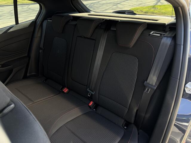 Ford FOCUS 1.5 ST Line X Business / Automaat / Carplay / Camera / Keyless / Sensoren V+A /