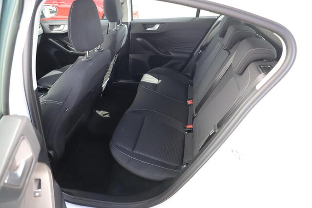 Ford FOCUS 1.0 EcoBoost Titanium Business Automaat Navigatie Carplay Android Parkeersensor 15 inch LMV