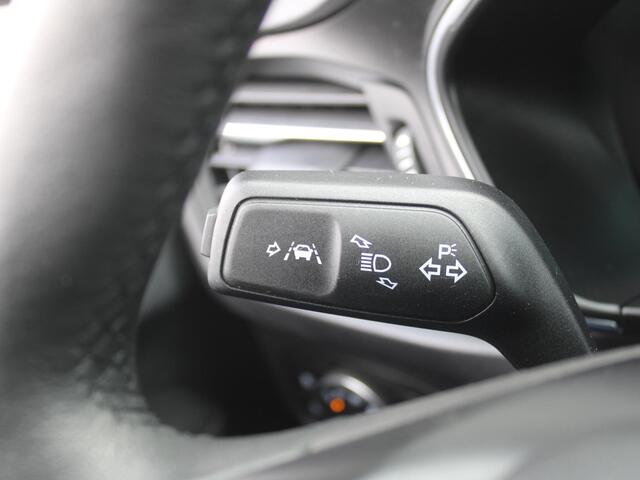 Ford FOCUS Wagon 1.0 EcoBoost Titanium Business | Stuur-/stoel-/voorruitverwarming | Clima | Navi | Carplay | Parkeersensor v+a | LED | 16" LM | Cruise |