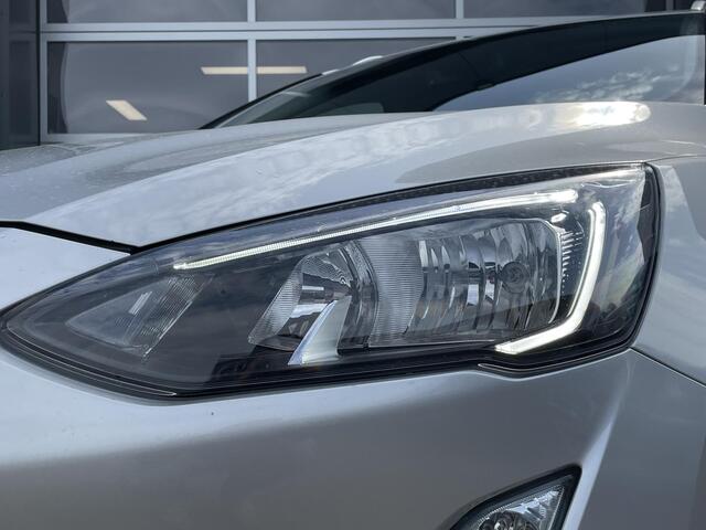 Ford FOCUS Wagon 1.0 EcoBoost Titanium Business - Navigatie - Stoelverwarming - Climate Control - Trekhaak