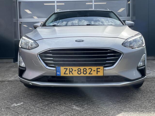 Ford FOCUS Wagon 1.0 EcoBoost Titanium Business - Navigatie - Stoelverwarming - Climate Control - Trekhaak