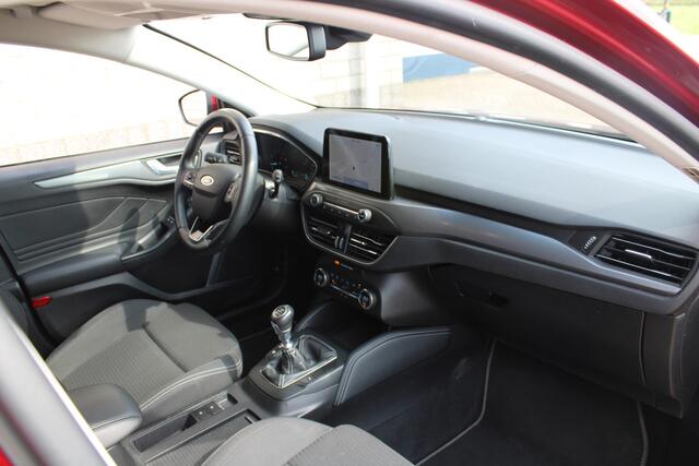 Ford FOCUS Wagon 1.0 EcoBoost Titanium Business